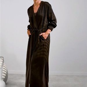 Lunya Black Washable Silk Robe Size XS/S new without tags